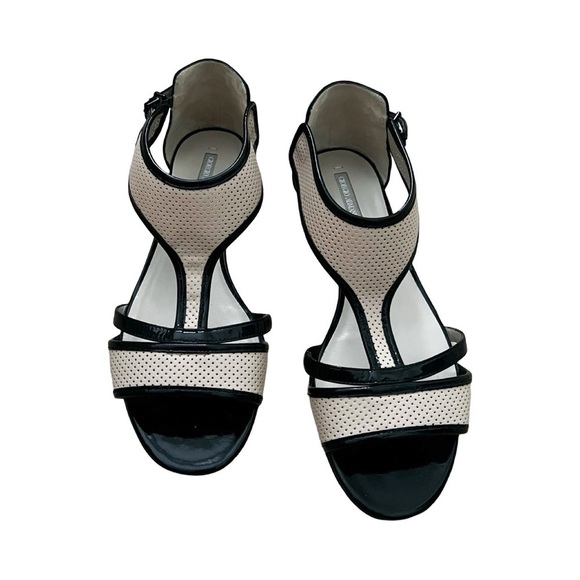 NEW GIORGIO ARMANI Beige Perforated Leather Black Patent Gladiator Flat Sz 36.5 - Picture 5 of 6